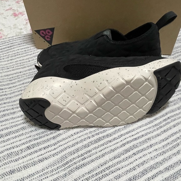 Nike Womens ACG leather sneakers - Picture 4 of 6